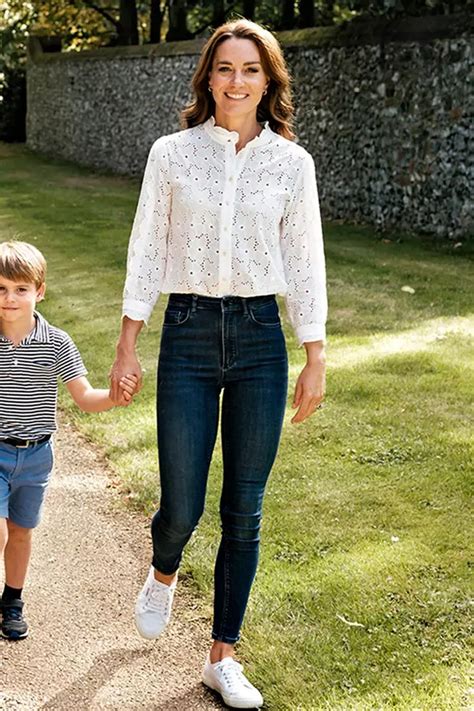 kate middleton white sneakers